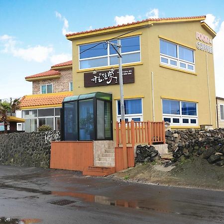 Gyeryonggil Pension Jeju Bagian luar foto