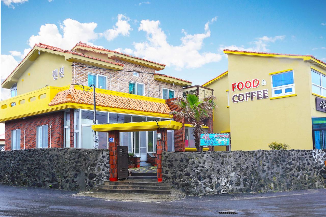 Gyeryonggil Pension Jeju Bagian luar foto