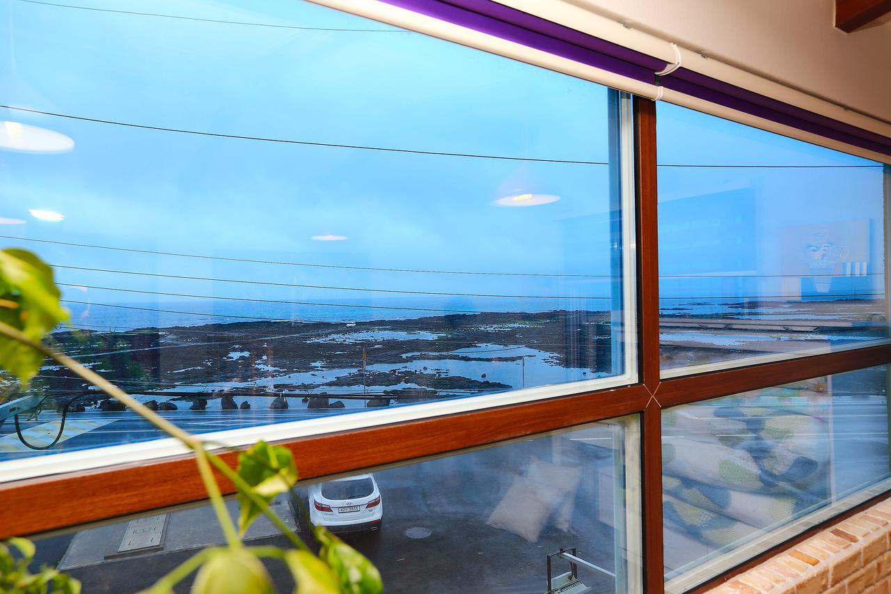 Gyeryonggil Pension Jeju Bagian luar foto