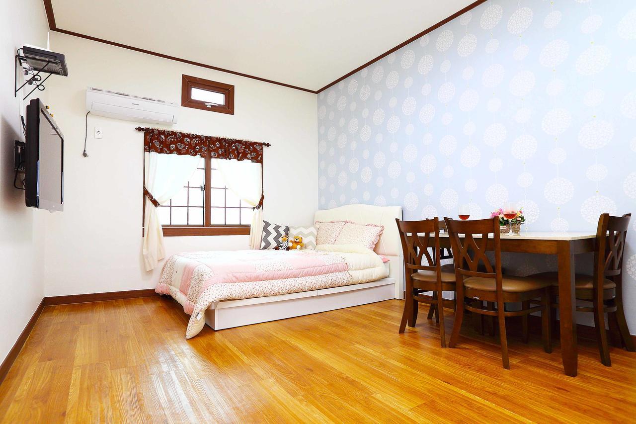 Gyeryonggil Pension Jeju Bagian luar foto