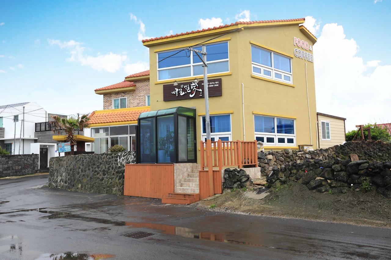 Gyeryonggil Pension Jeju Bagian luar foto