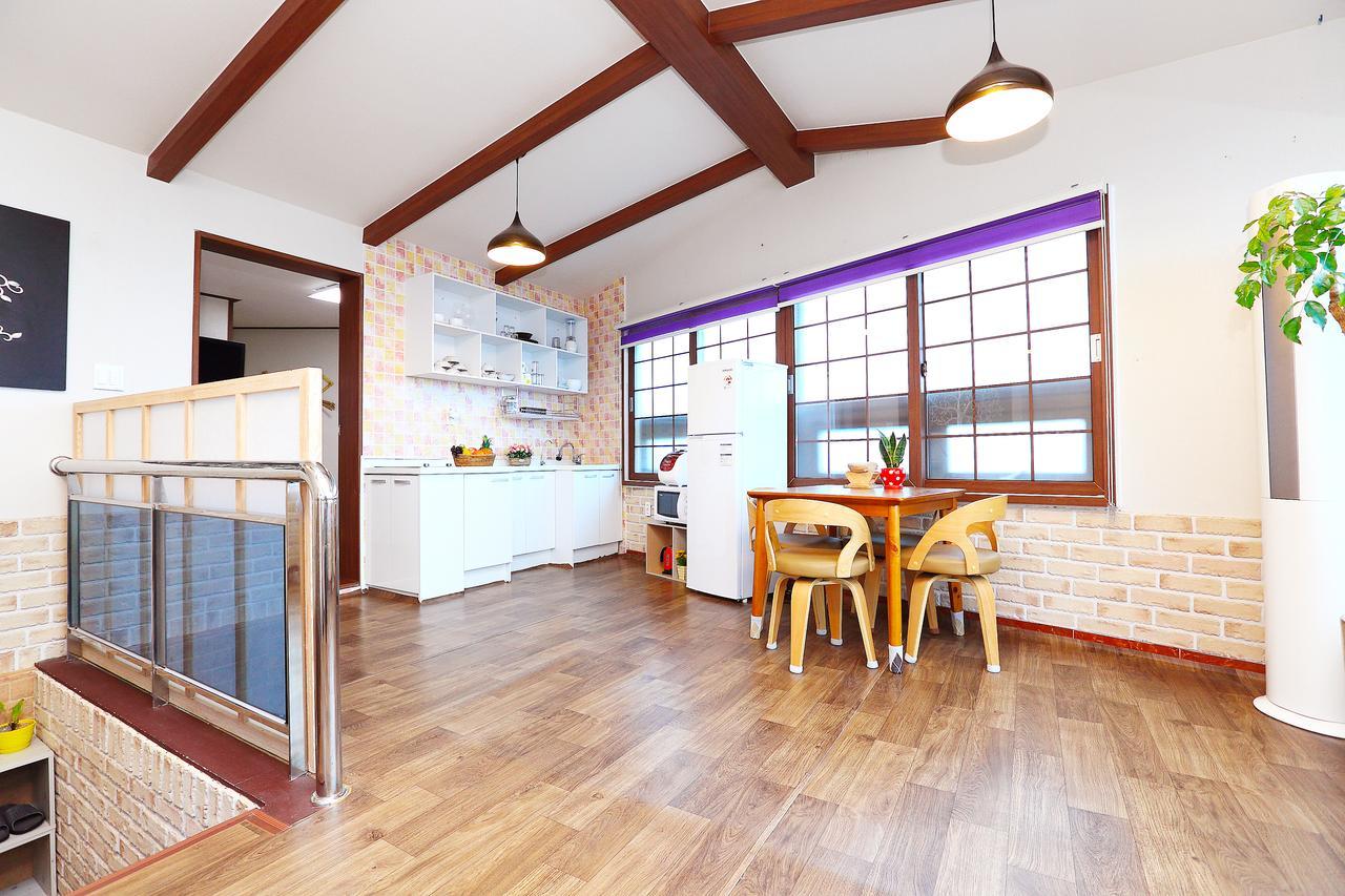 Gyeryonggil Pension Jeju Bagian luar foto